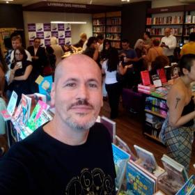 Imagem da not&iacute;cia: Coordenador de Jornalismo do UNIFEF participa de lançamento de livro sobre gêneros cinematográficos em São Paulo